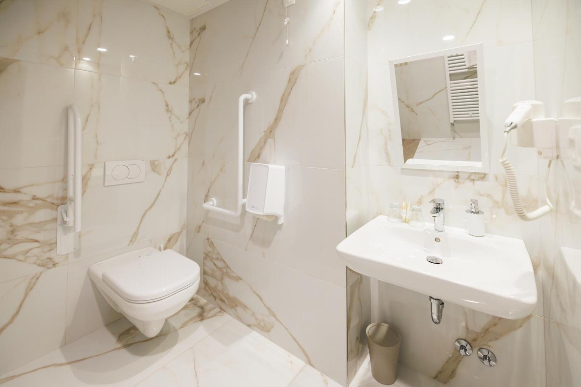 Hotel Capris Capodistria Boutique Exterior photo