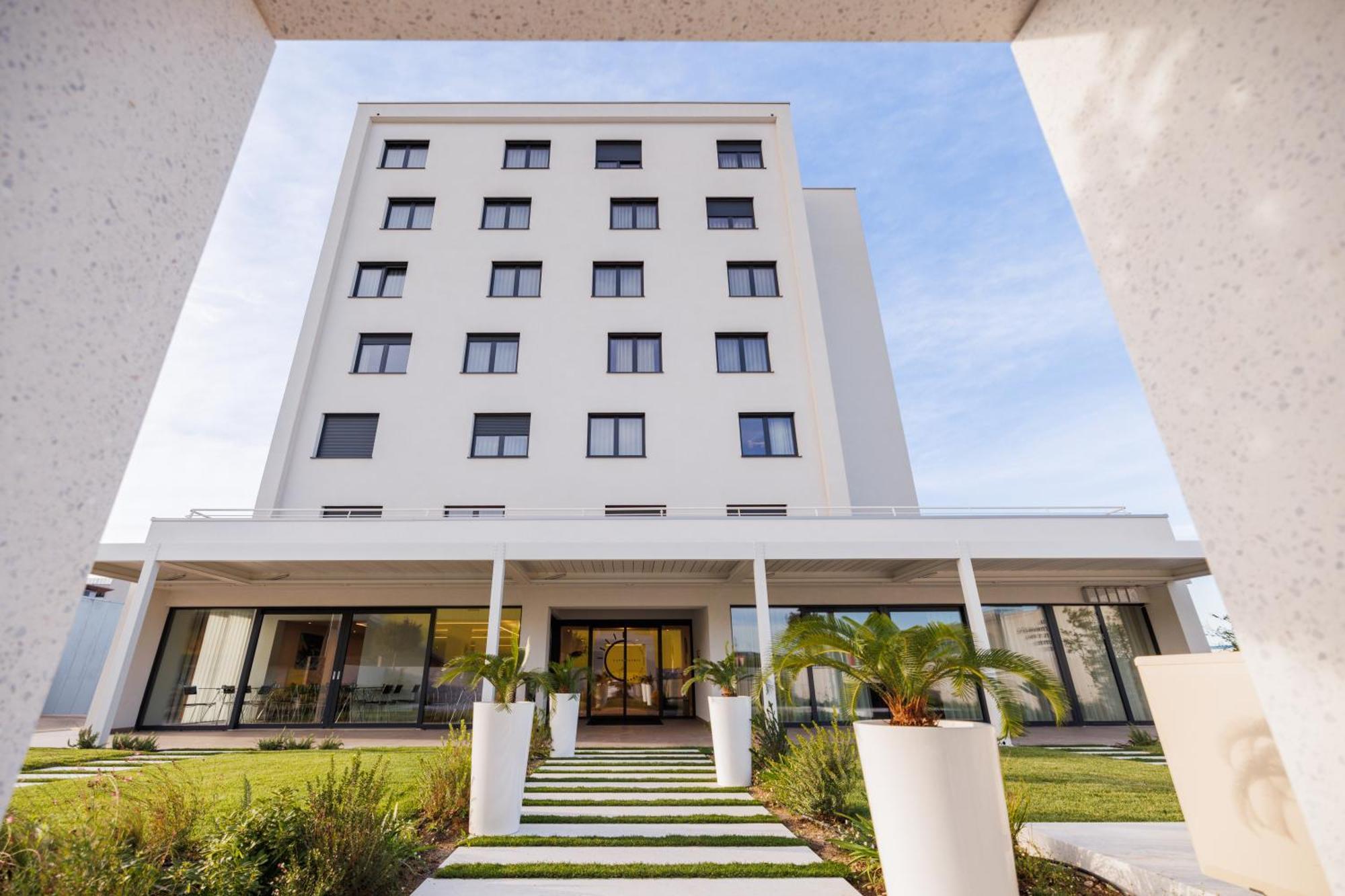 Hotel Capris Capodistria Boutique Exterior photo