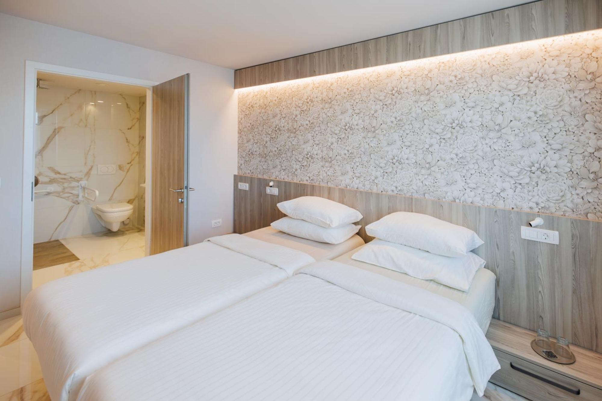 Hotel Capris Capodistria Boutique Exterior photo